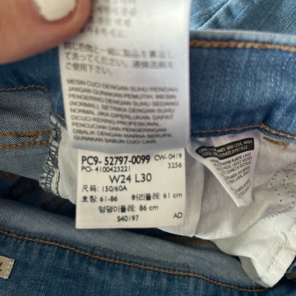 Levi 720 High Rise Super Skinny Blue Distressed 24 - Picture 9 of 10